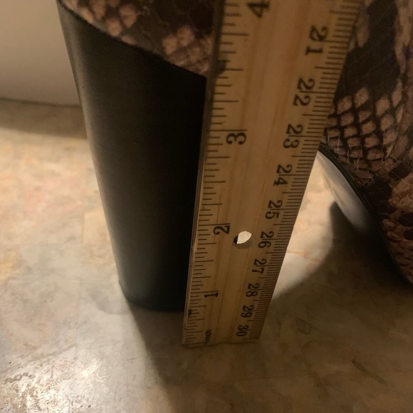 Animal Print Steve Madden Women’s Brown Ankle Heeled Booties 8.5 Pre- Owned. - Picture 10 of 10